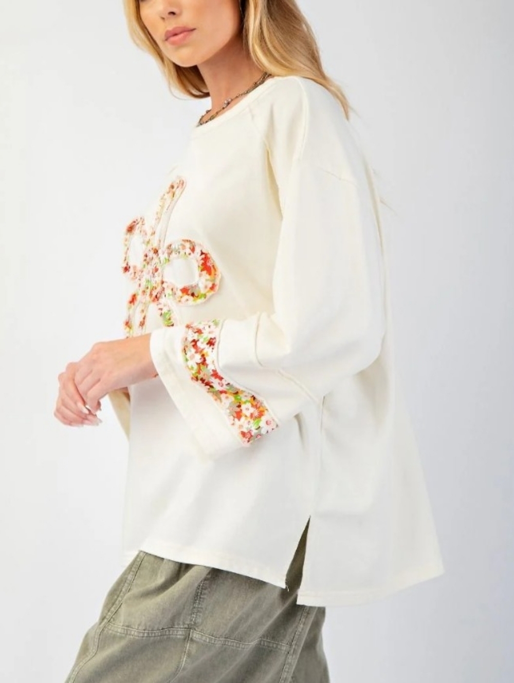 Easel Flower Patch Knit Top - Picture 10 of 12